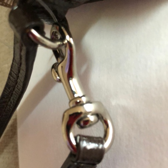 Brand new Coach wristlet - Picture 4 of 7